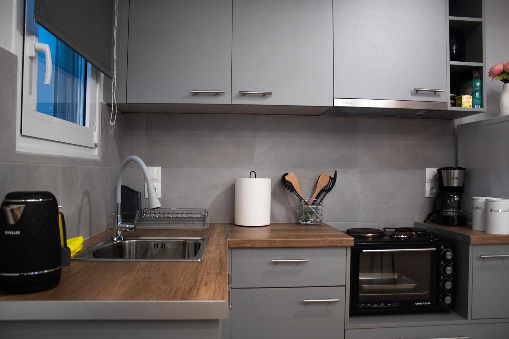 Giakost Apartments V Near Airport Луца Экстерьер фото