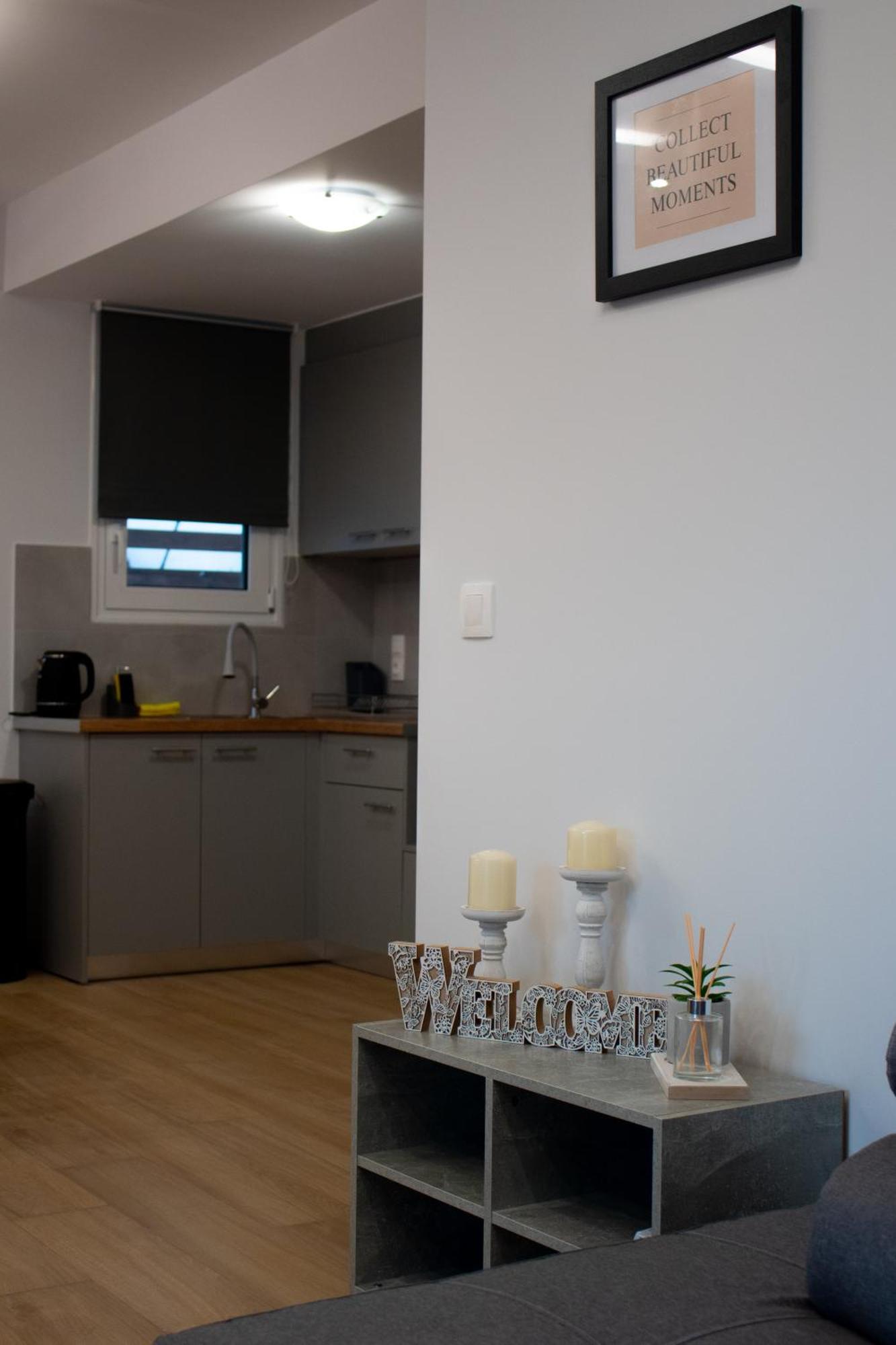 Giakost Apartments V Near Airport Луца Экстерьер фото
